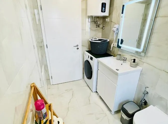 アパート 2, ティラナ